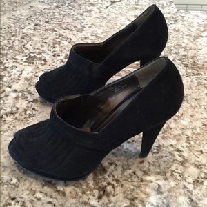 Calvin Klein suede pumps